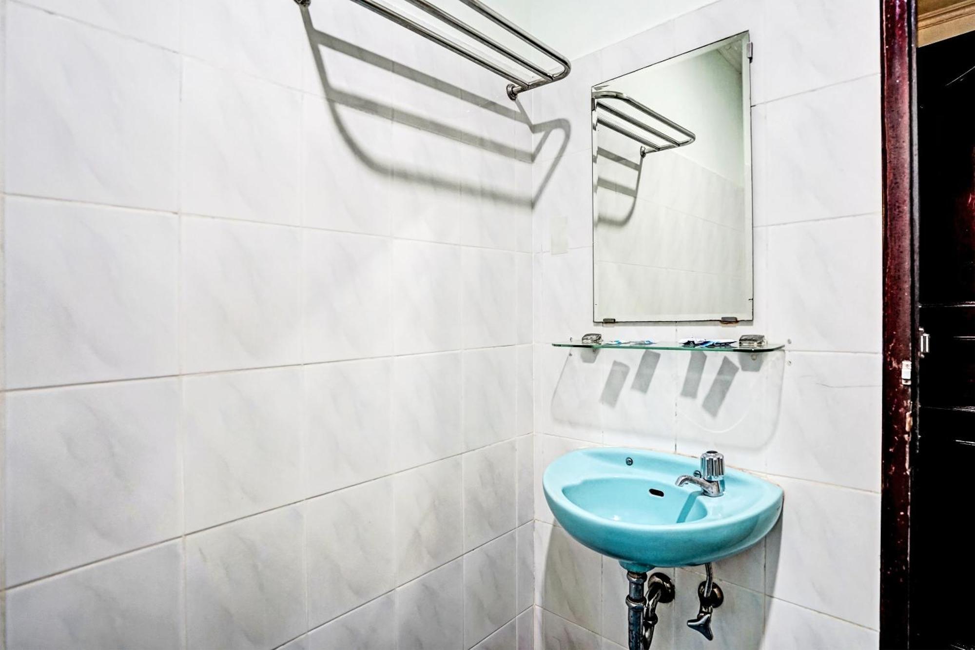 Super Oyo 91805 Hotel Wisma Bari 팔렘방 외부 사진
