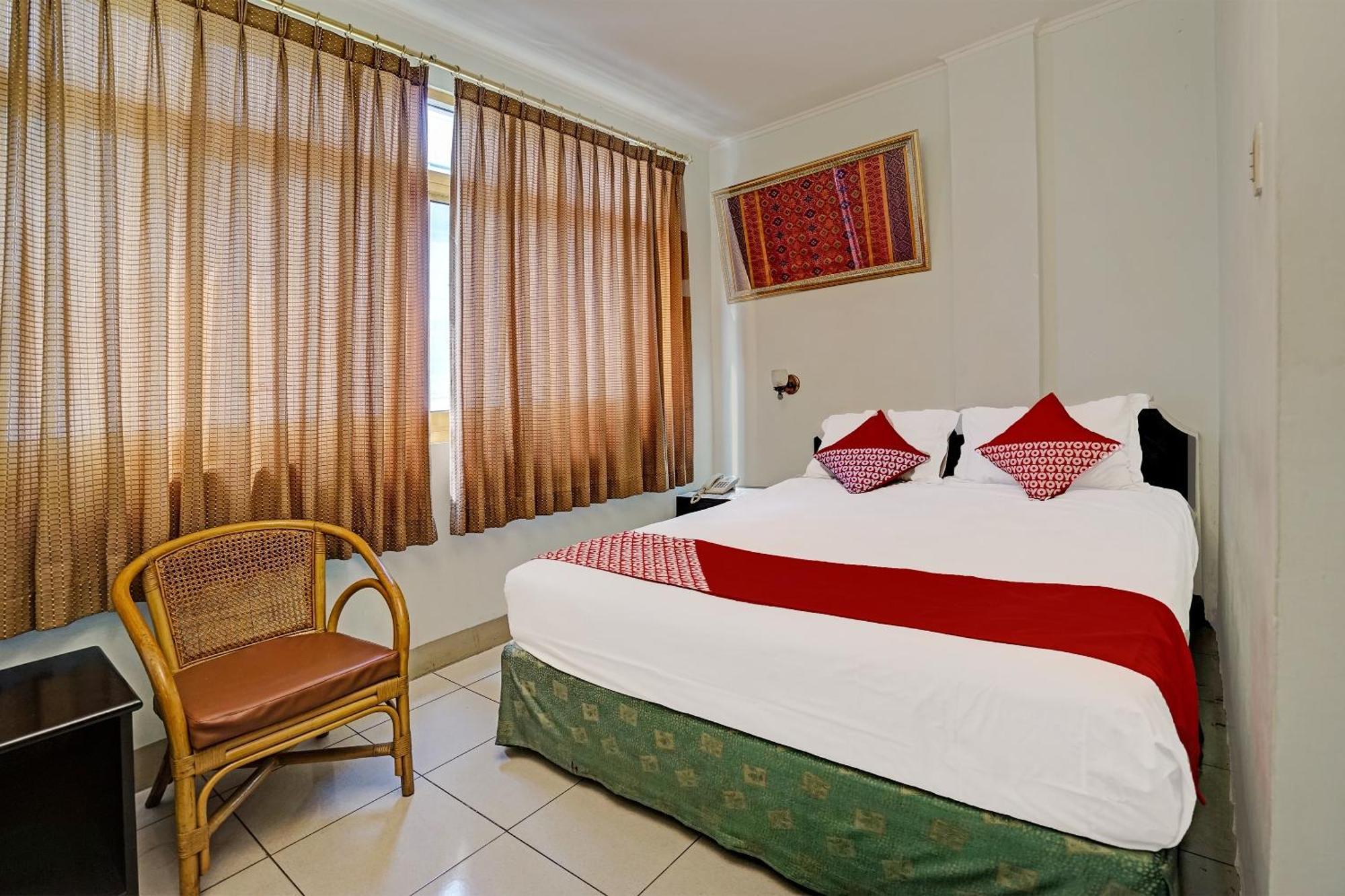Super Oyo 91805 Hotel Wisma Bari 팔렘방 외부 사진