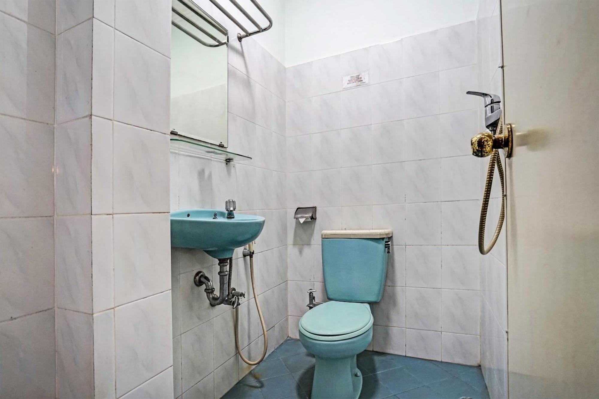 Super Oyo 91805 Hotel Wisma Bari 팔렘방 외부 사진