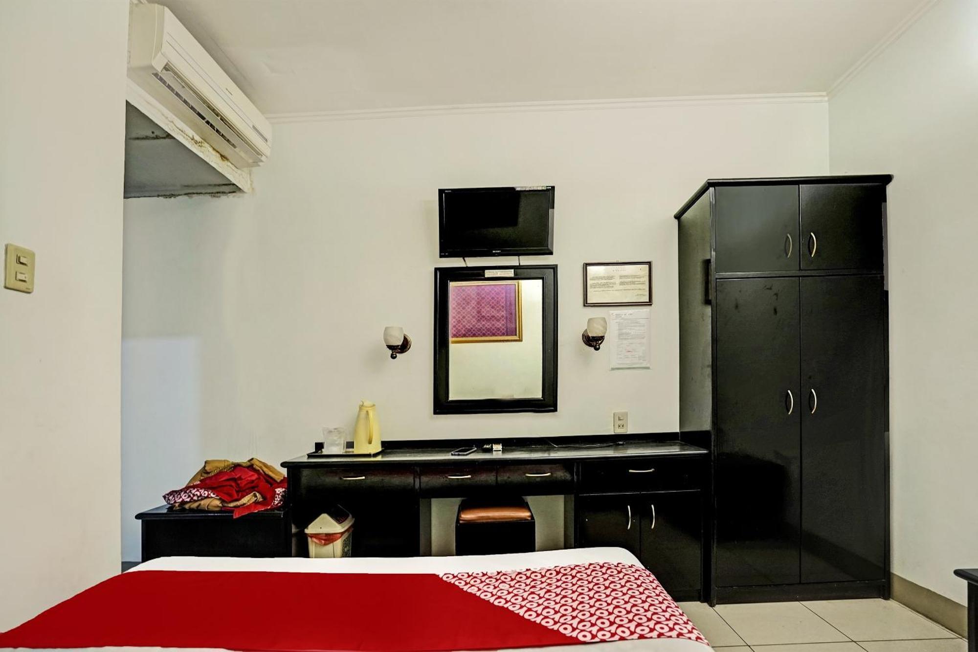 Super Oyo 91805 Hotel Wisma Bari 팔렘방 외부 사진