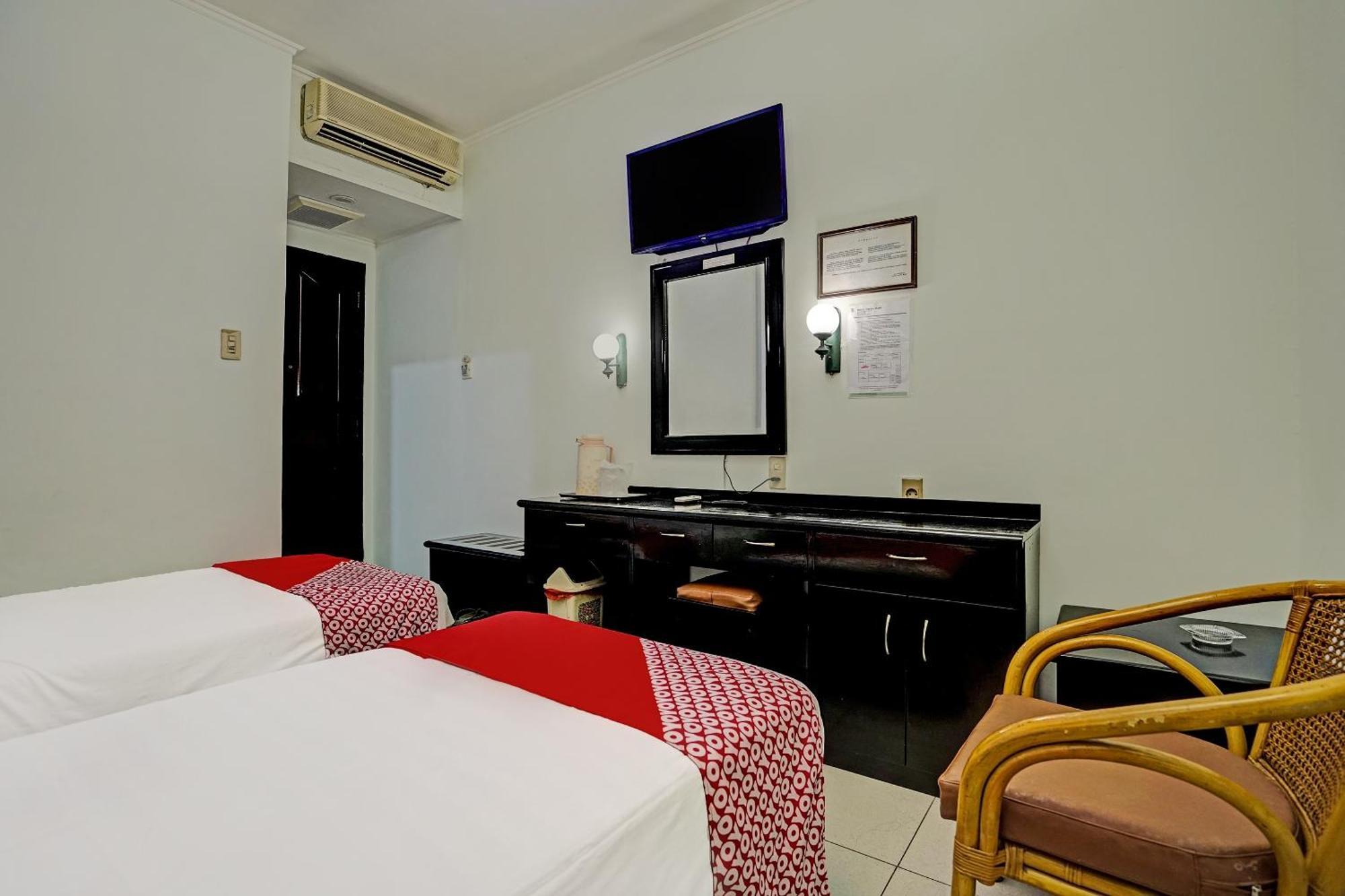 Super Oyo 91805 Hotel Wisma Bari 팔렘방 외부 사진